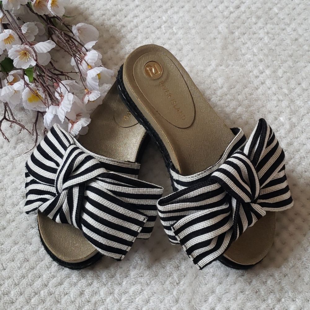 RIVER ISLAND SLIP ON SANDALS WITH STRIPED BOW